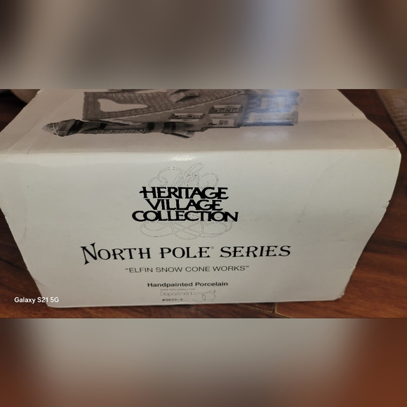 Dept 56 "Elfin Snow Cone Works" Heritage Village North Pole Series 5633-2T - Picture 3 of 3